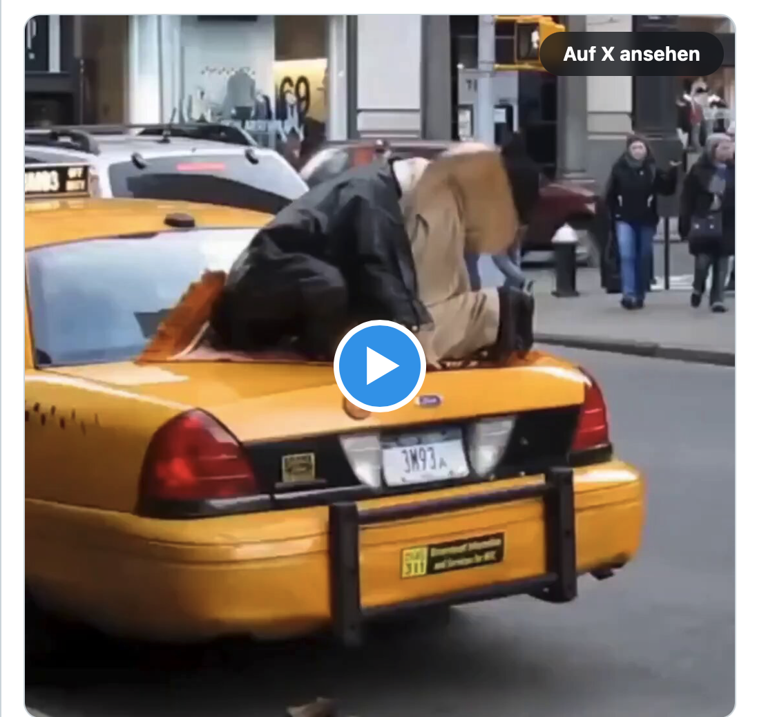Ein Facharbeiter aus Pakistan wurde beim Gebet auf einem Auto gesehen; später wurde er festgenommen.