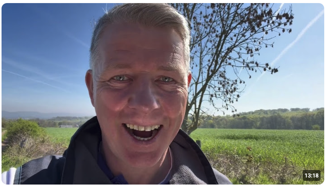 Ganz entspannt sagen die sowas. Der dumme Deutsche merkt es eh nicht! Wie lange noch?